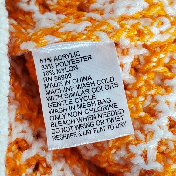 NEW Crochet Cropped Sweater Vest Size M Open Knit Sleeveless Chevron Pattern Top - Picture 7 of 9